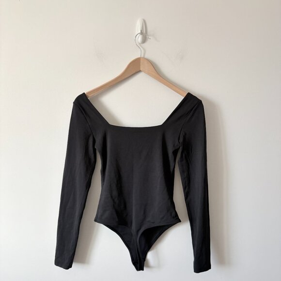 Aritzia Babaton Contour Square Neck Long Sleeve Black Classic Bodysuit Small - Picture 4 of 6